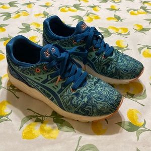 Used Asics womens 7